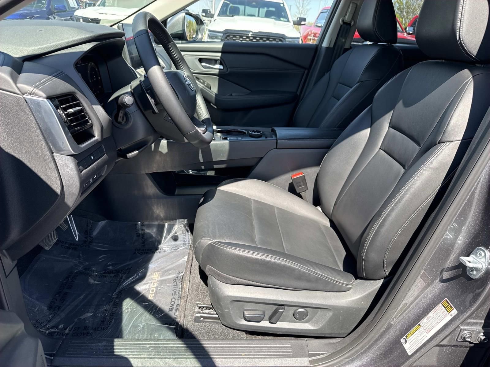 Used 2026 Nissan Rogue SL AWD/4WD image 29