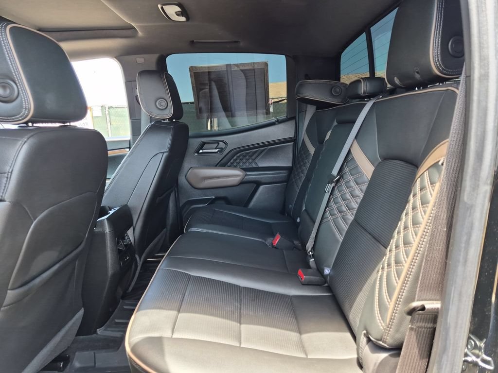 Certified 2023 GMC Canyon Denali w/ Denali Black Edition AWD/4WD image 27