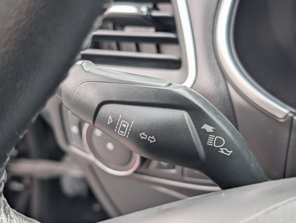 Used 2019 Ford Edge Titanium w/ Equipment Group 301A FWD image 39