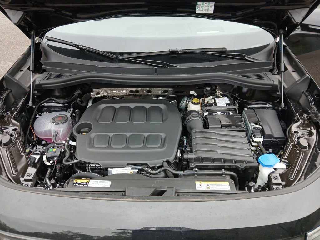 New 2026 Volkswagen Tiguan SE R-Line image 21