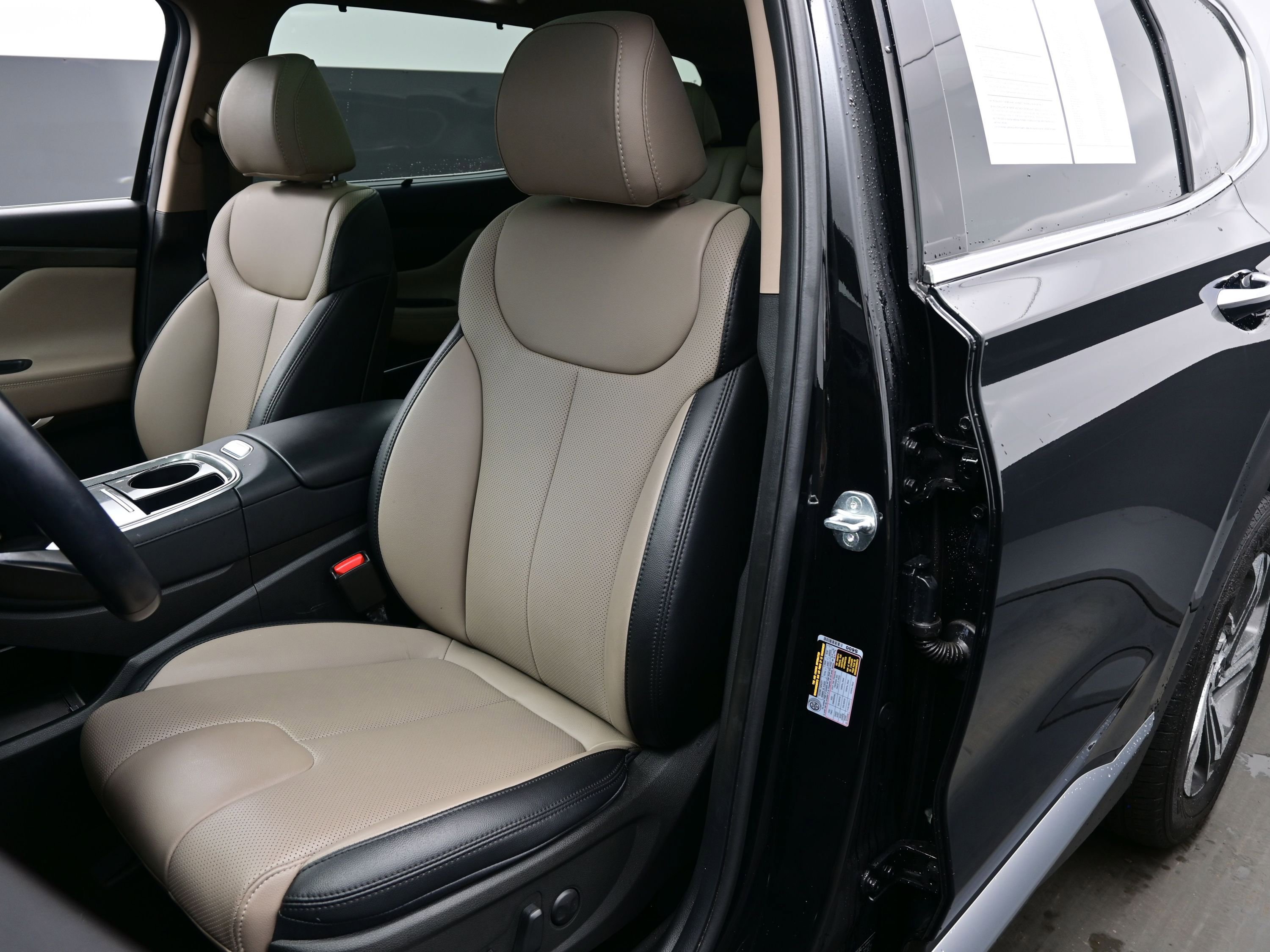 Used 2023 Hyundai Santa Fe SEL w/ Premium Package image 12