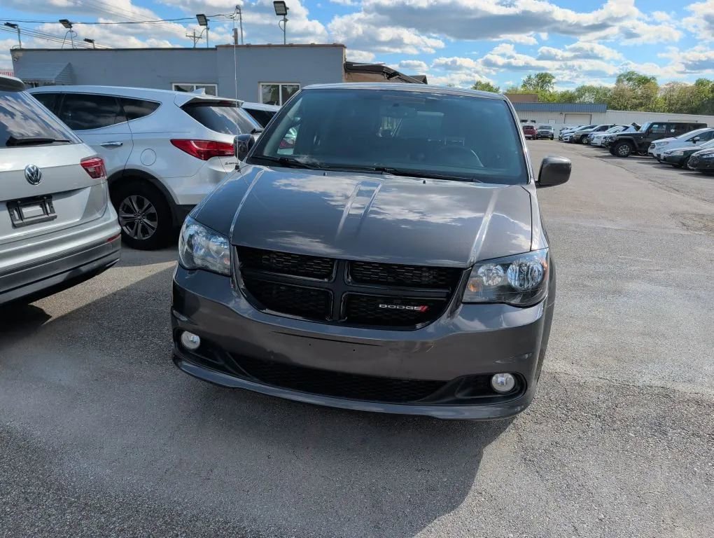 Used 2018 Dodge Grand Caravan SE FWD image 2