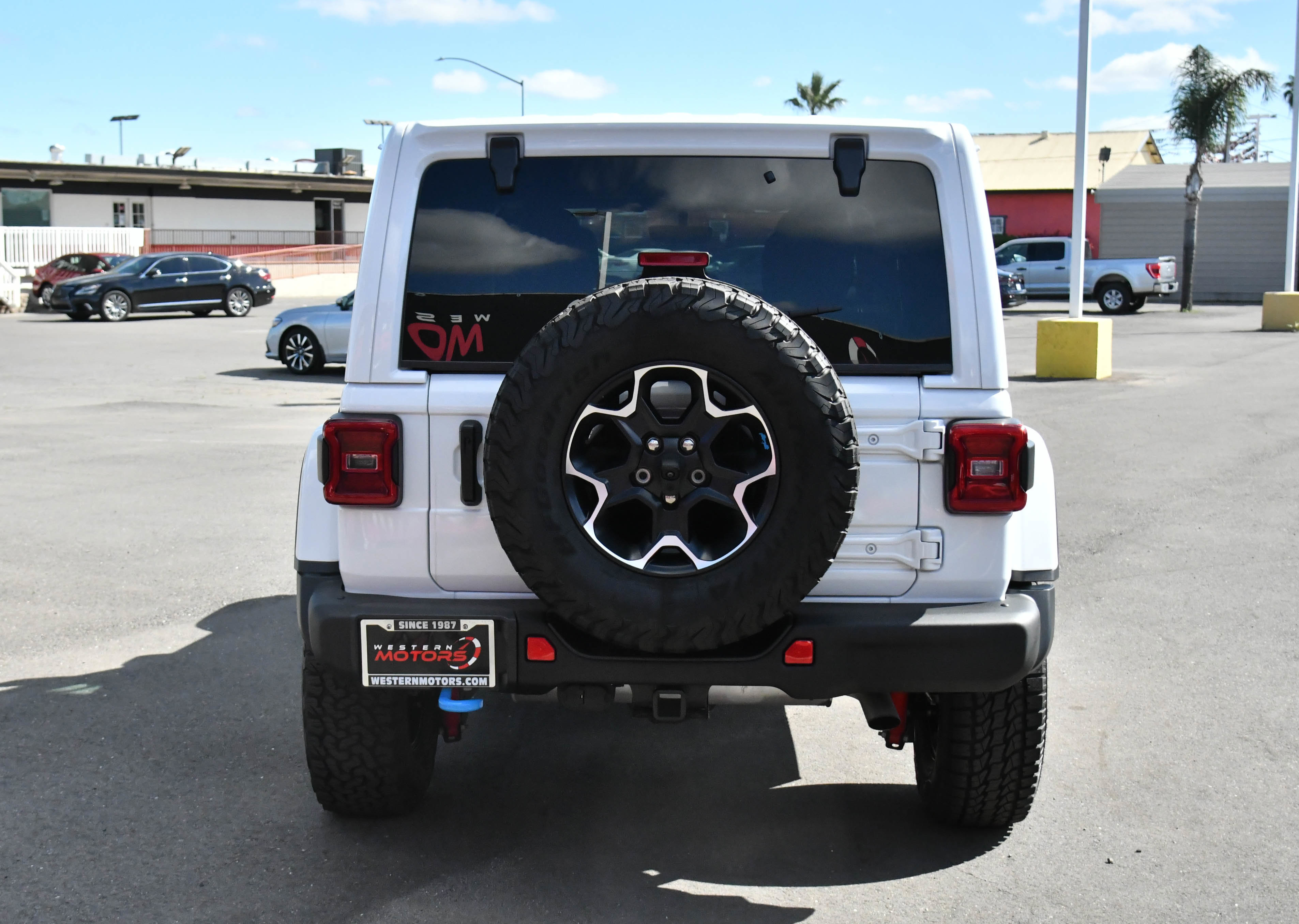 Used 2023 Jeep Wrangler Unlimited Rubicon 4xe w/ Steel Bumper Group image 7