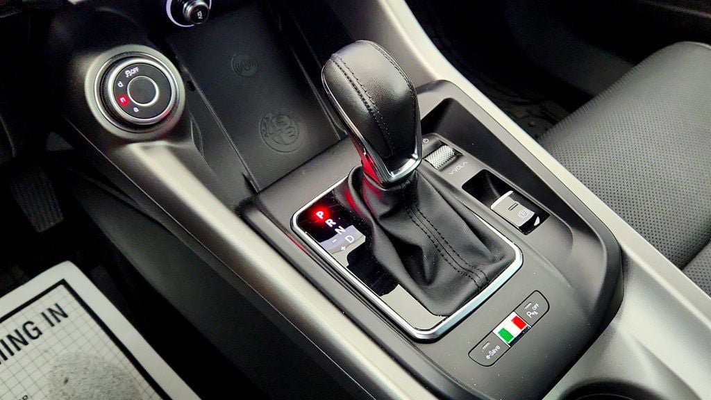 Used 2024 Alfa Romeo Tonale Ti AWD/4WD image 16