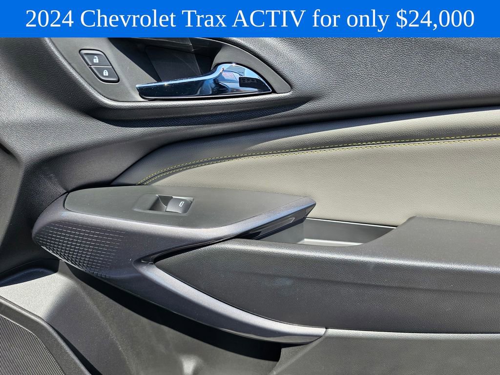 Used 2024 Chevrolet Trax ACTIV w/ Sunroof Package FWD image 8