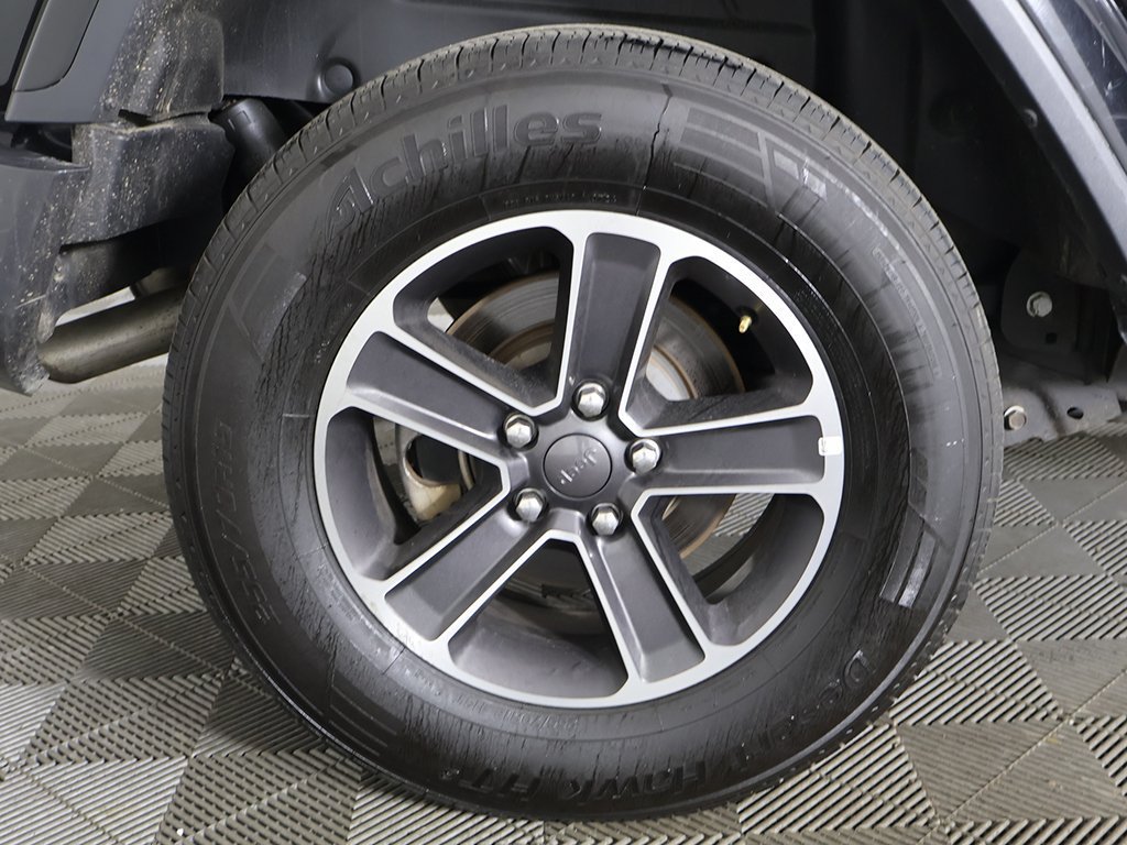 Used 2023 Jeep Wrangler Unlimited Sahara AWD/4WD image 18