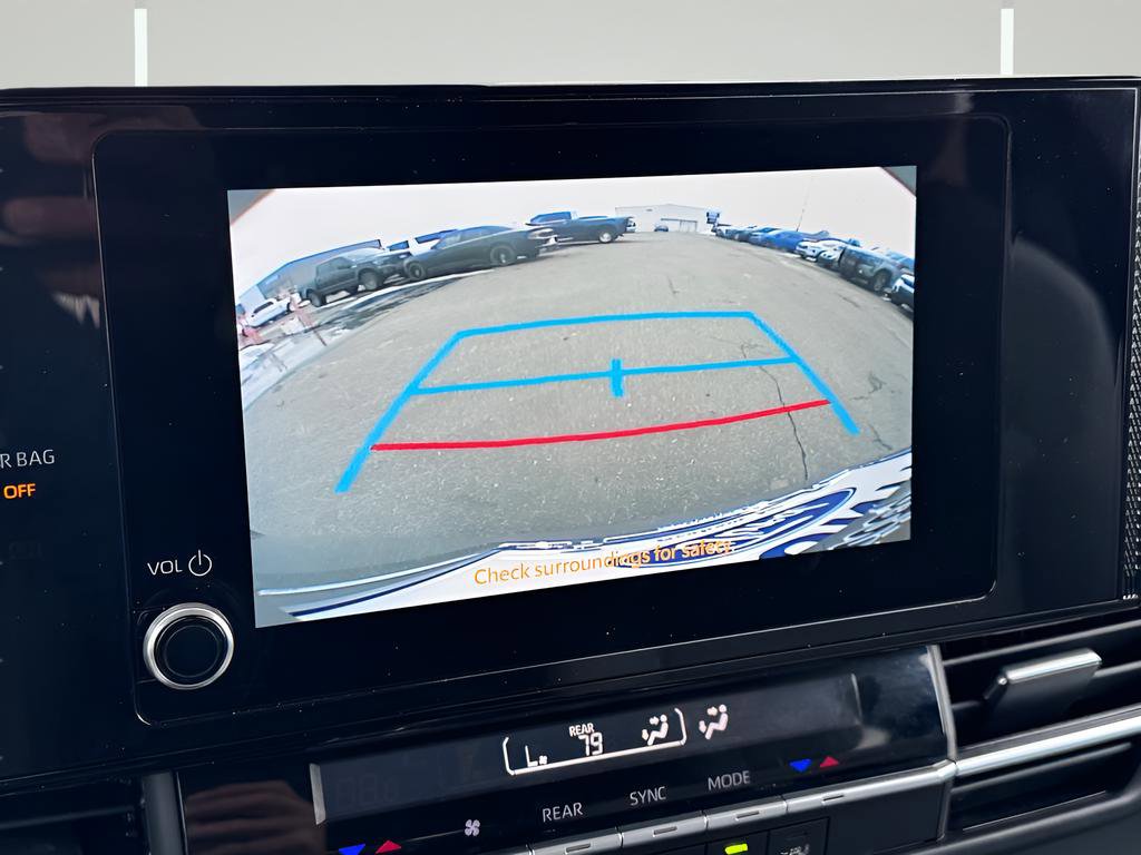 Used 2025 Toyota Sienna LE FWD image 14