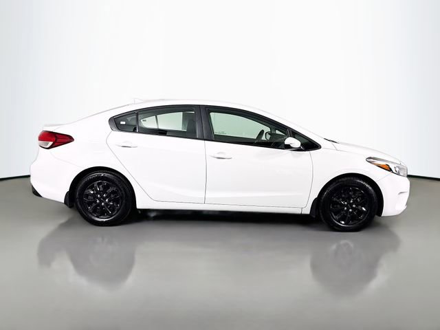 Used 2017 Kia Forte LX image 8