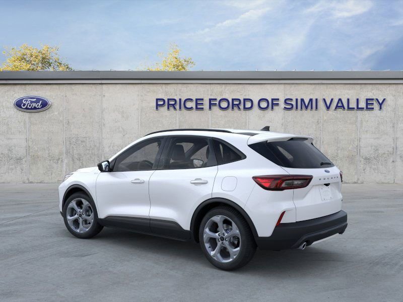 Used 2025 Ford Escape ST-Line w/ Equipment Group 301A image 4