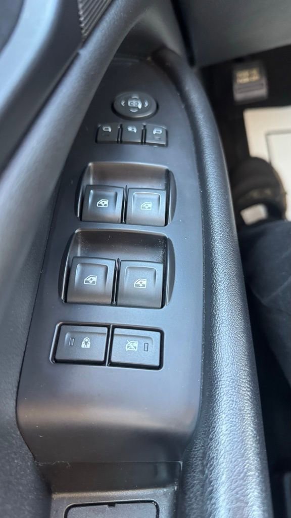 Used 2019 Cadillac Escalade Luxury w/ LPO, Radiant Package image 17