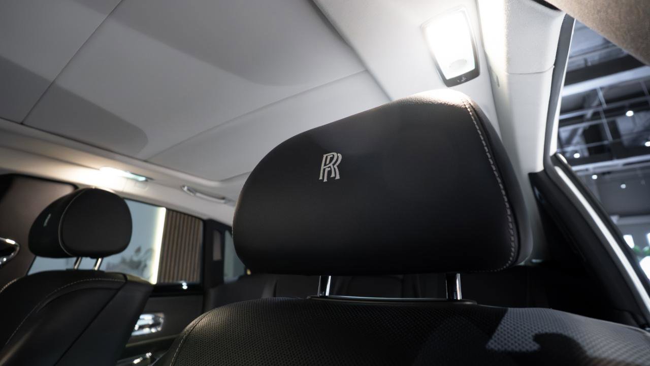Used 2017 Rolls-Royce Ghost image 32