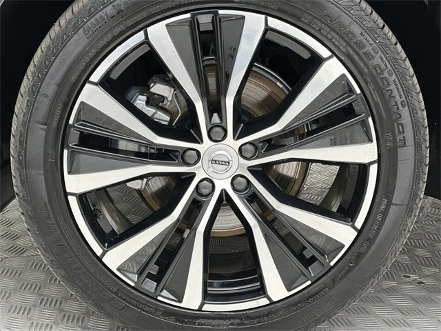 Used 2025 Volvo XC60 B5 Plus image 10