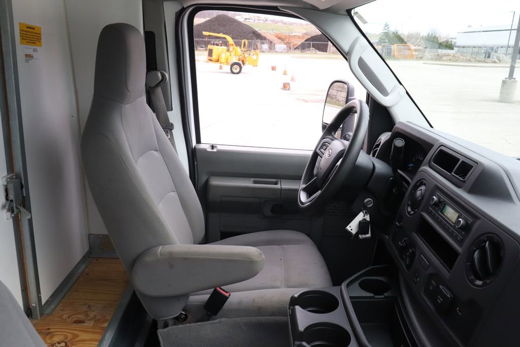 Used 2025 Ford E-450 and Econoline 450 Super Duty w/ Power Equipment Group image 10