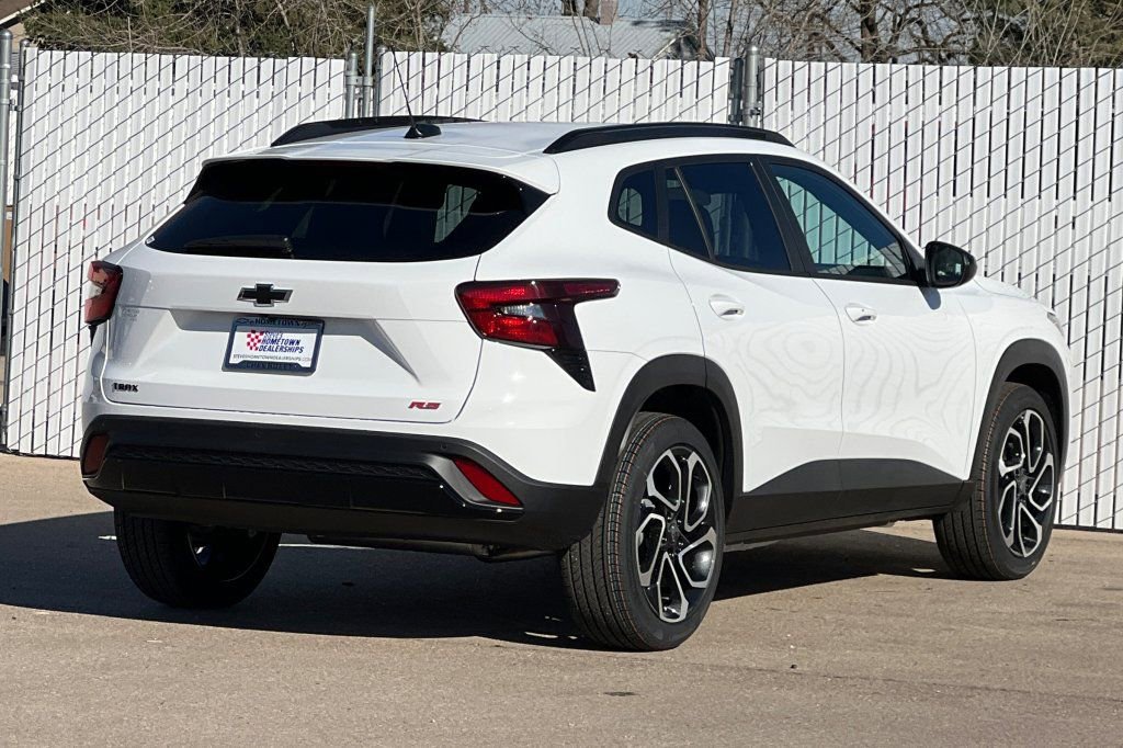 New 2026 Chevrolet Trax RS w/ Sunroof Package image 4