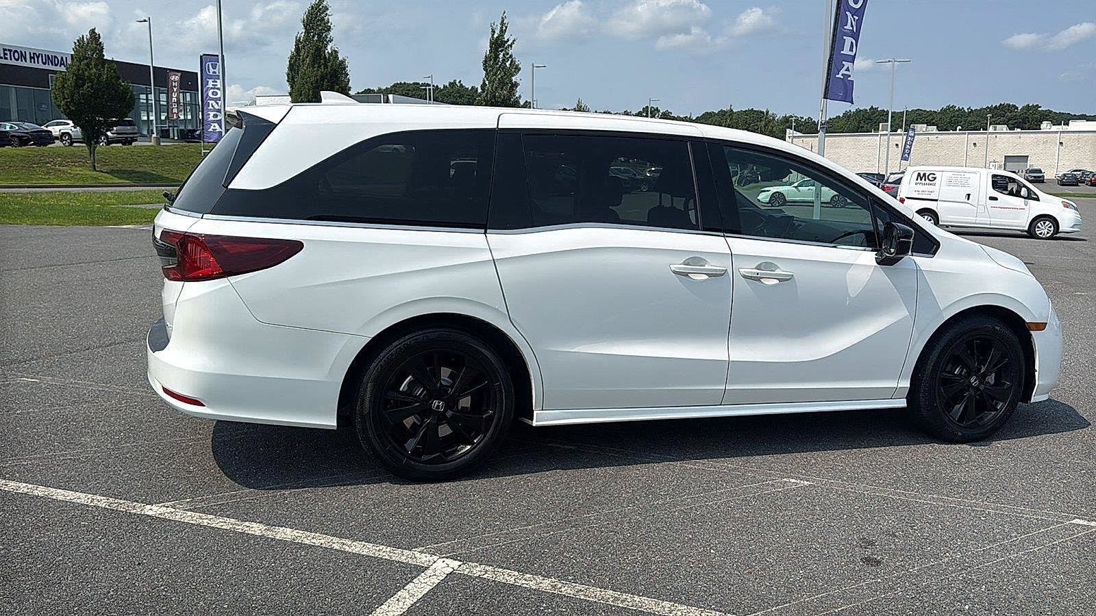 Used 2023 Honda Odyssey Sport image 5