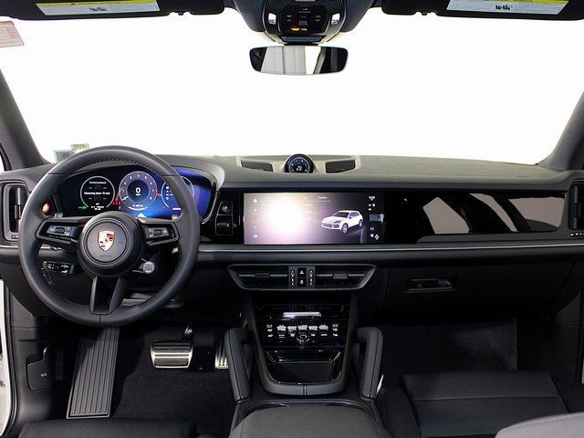 New 2025 Porsche Cayenne image 13