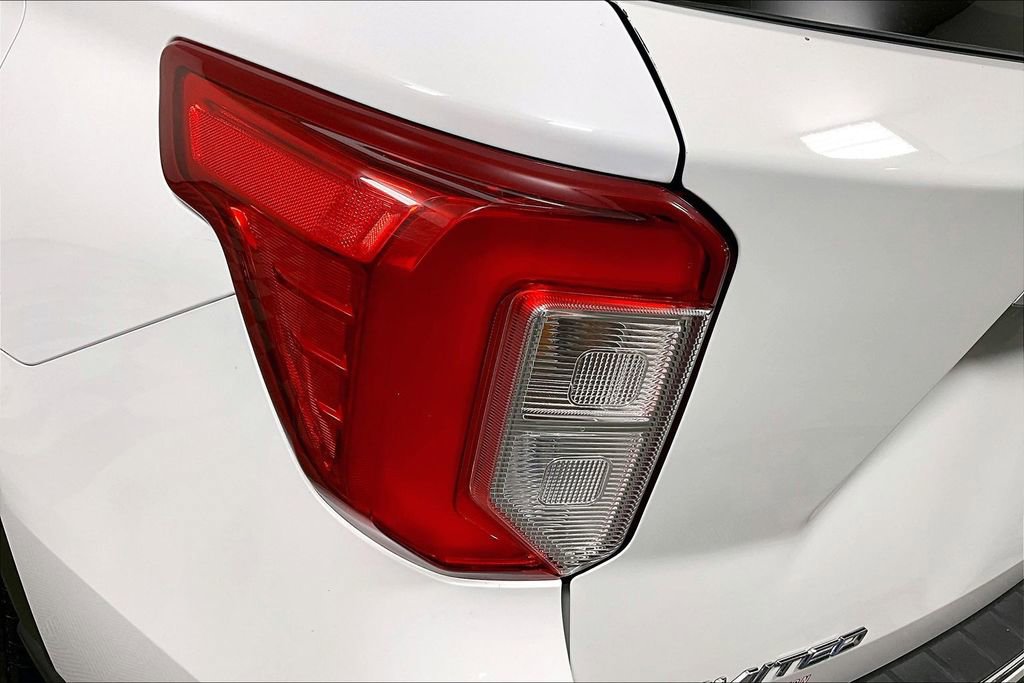 Used 2021 Ford Explorer Limited w/ Equipment Group 301A image 30