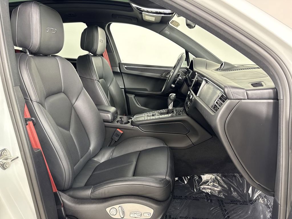 Certified 2020 Porsche Macan GTS AWD/4WD image 24