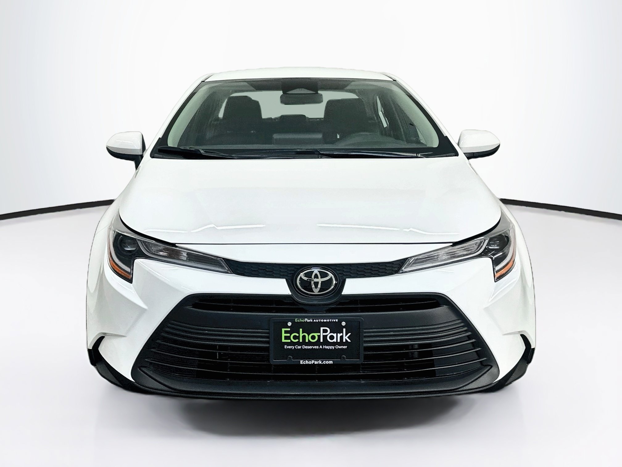 Used 2026 Toyota Corolla LE FWD image 2