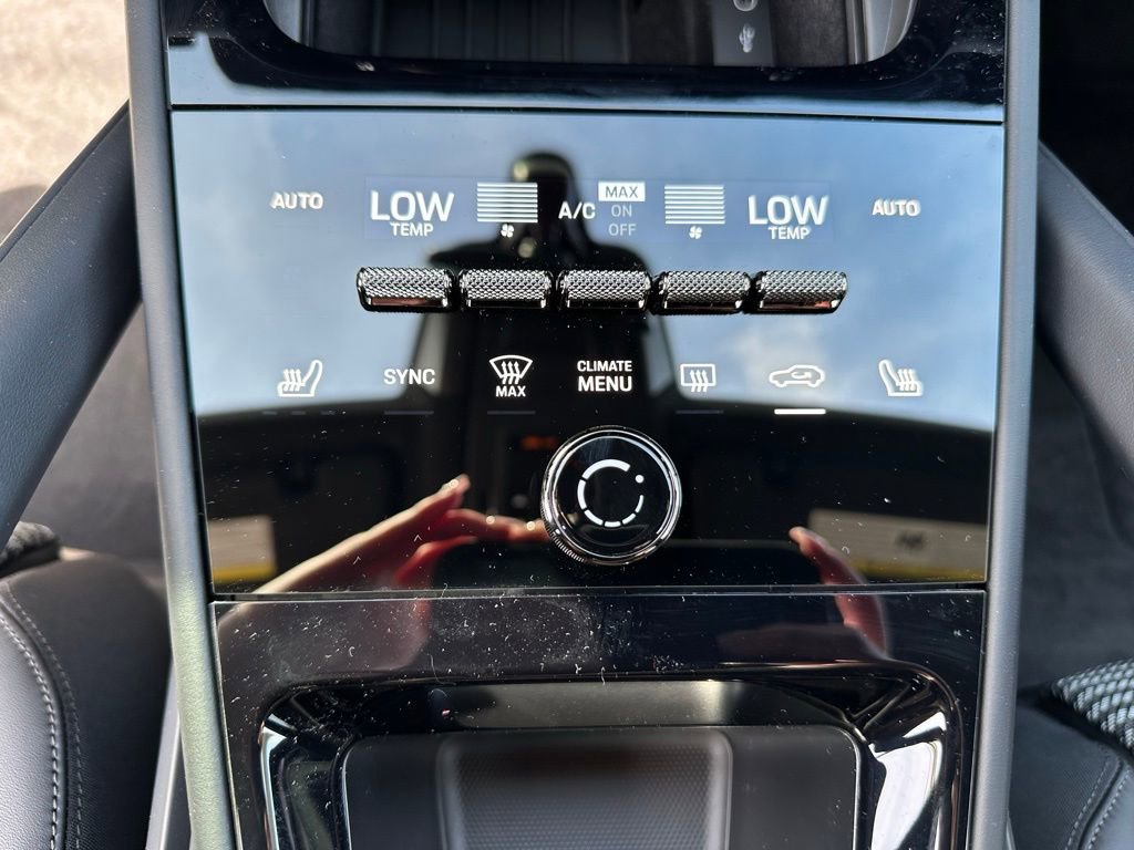 Used 2026 Porsche Cayenne Turbo AWD/4WD image 25