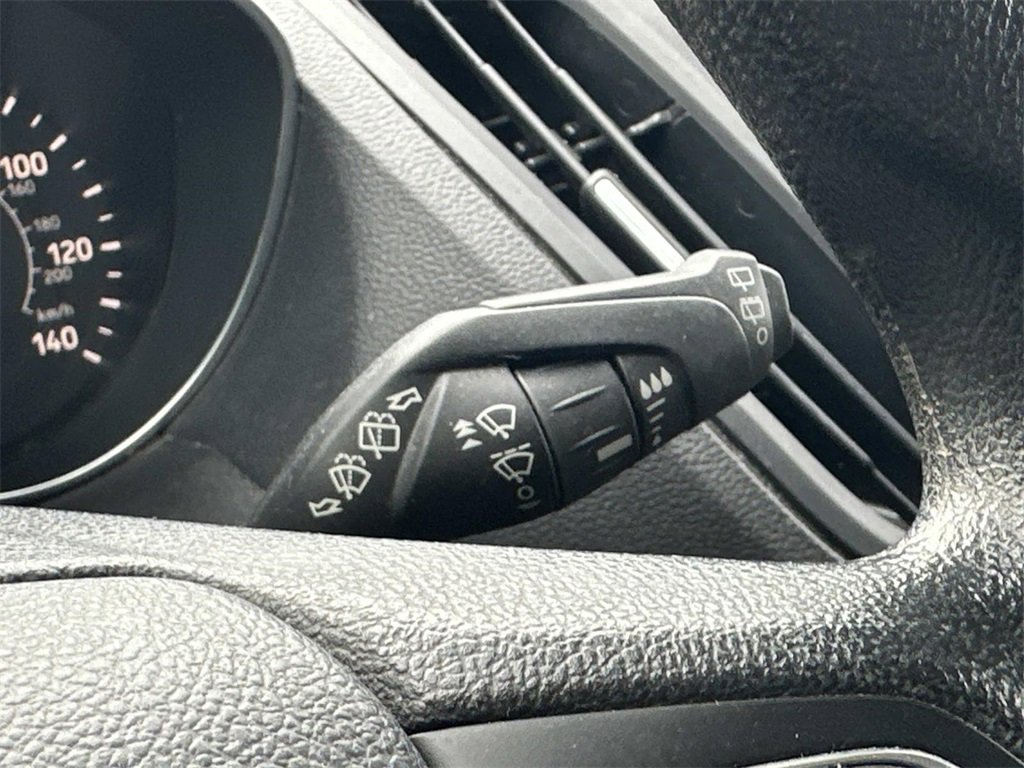 Used 2019 Ford Escape SE image 24