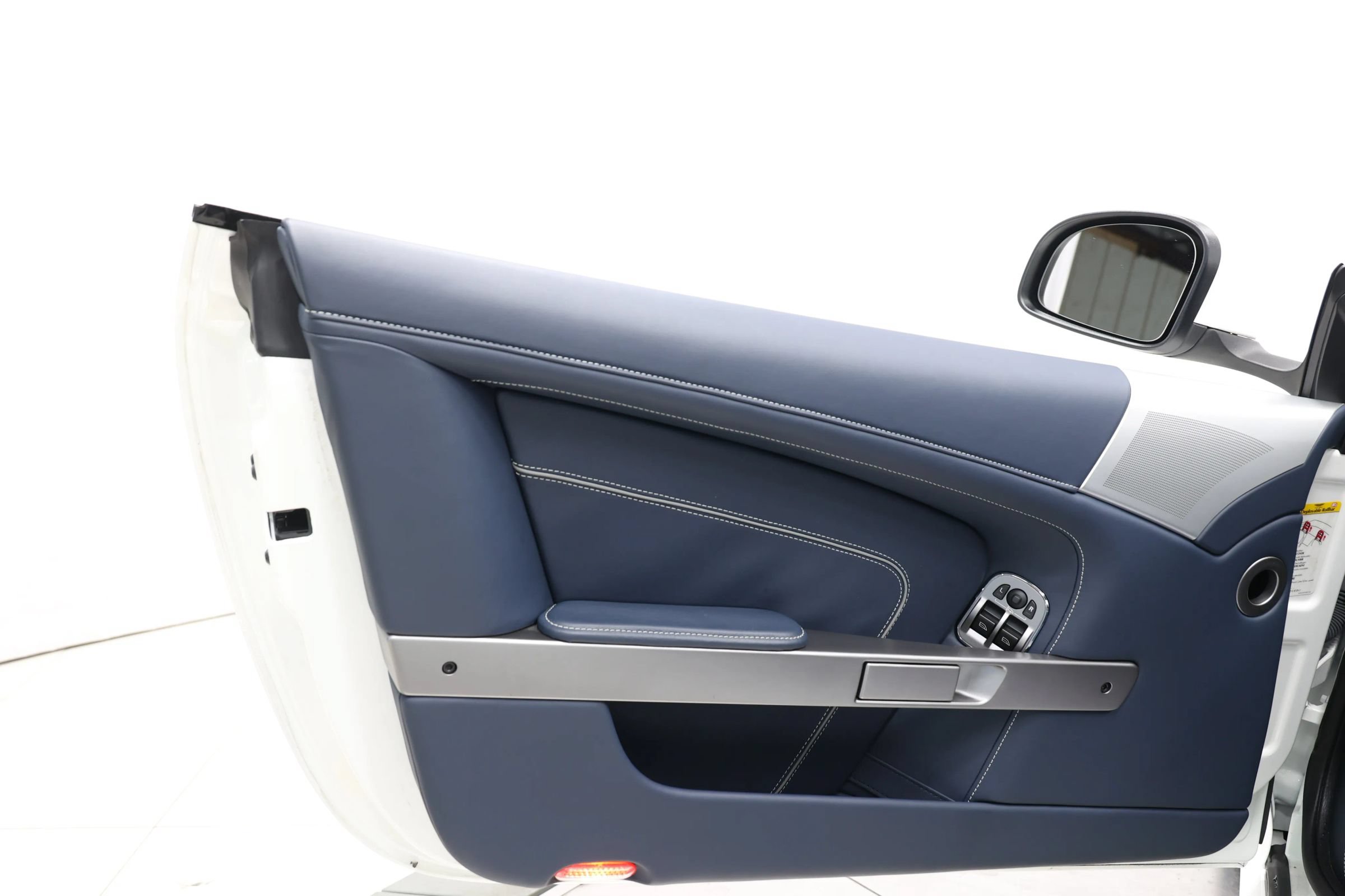 Used 2012 Aston Martin Virage Volante RWD image 9