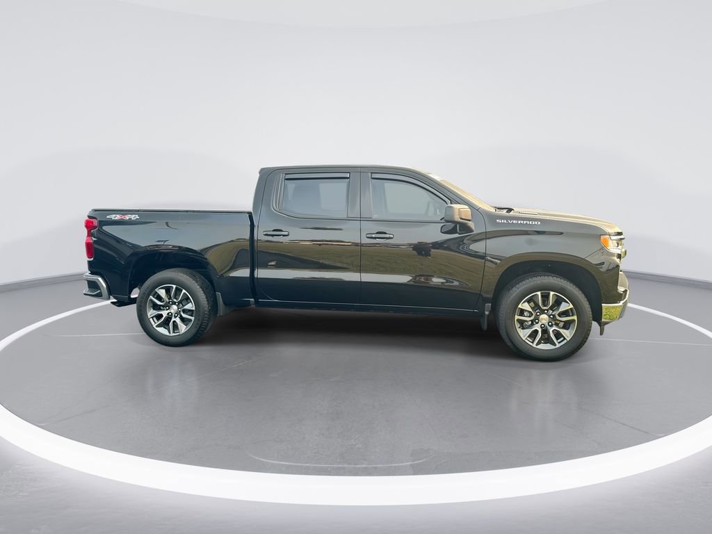Used 2025 Chevrolet Silverado 1500 LT image 9
