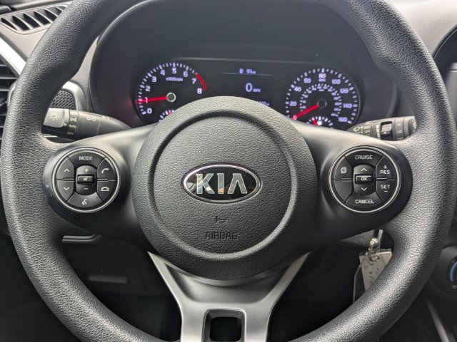Used 2020 Kia Soul LX FWD image 16