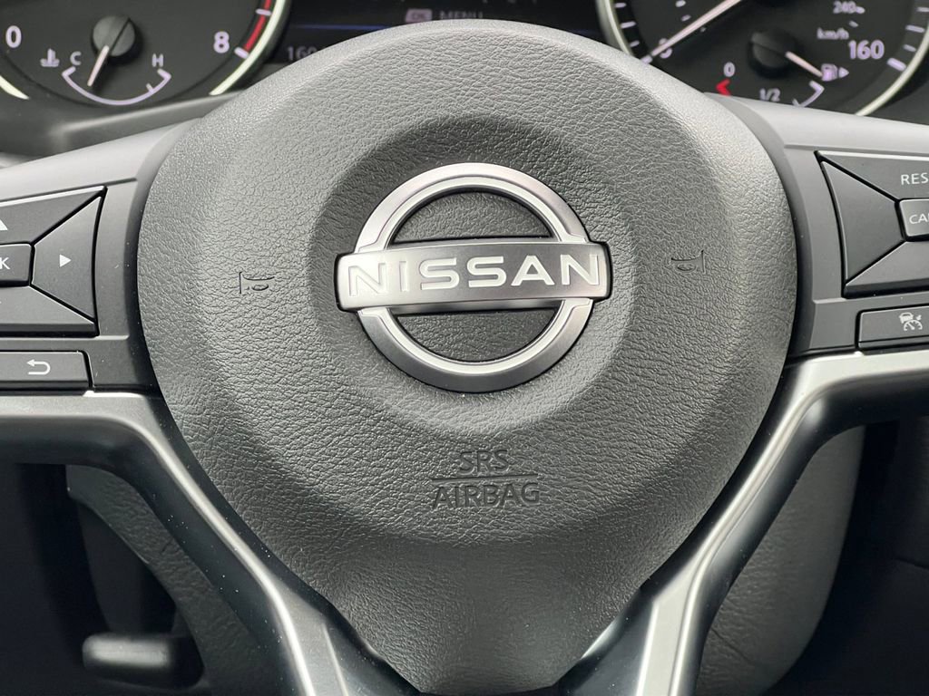 Used 2025 Nissan Sentra SR w/ Trunk Package image 5