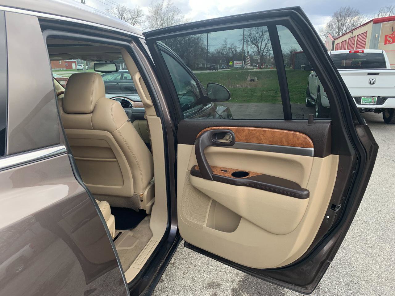 Used 2012 Buick Enclave Premium FWD image 38