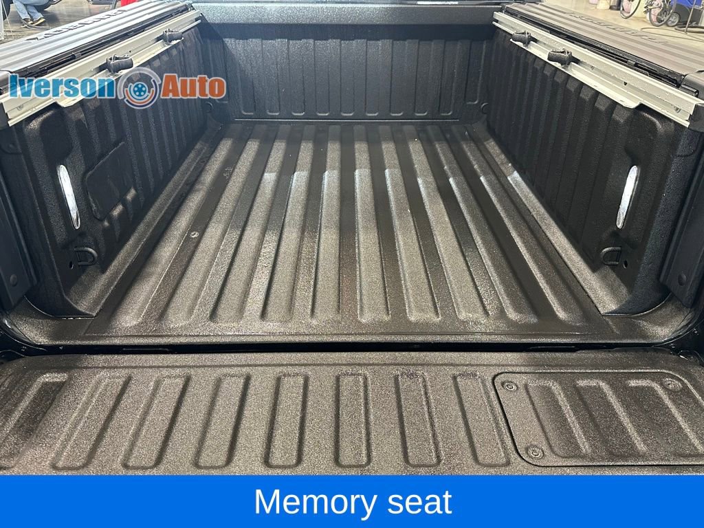 Used 2025 RAM 1500 Limited AWD/4WD image 10