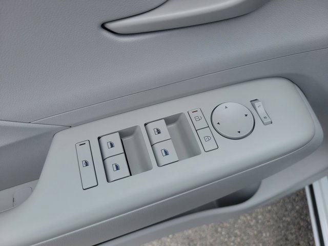 Certified 2025 Hyundai Kona Electric SEL FWD image 17