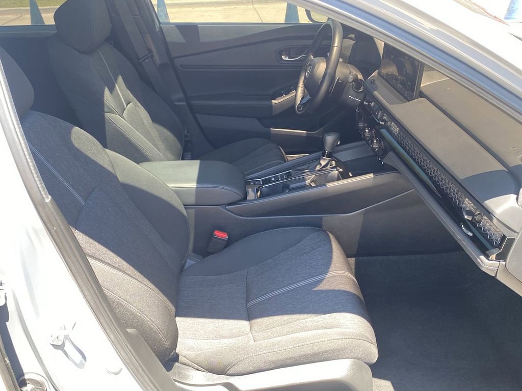Used 2025 Honda Accord Sport image 25