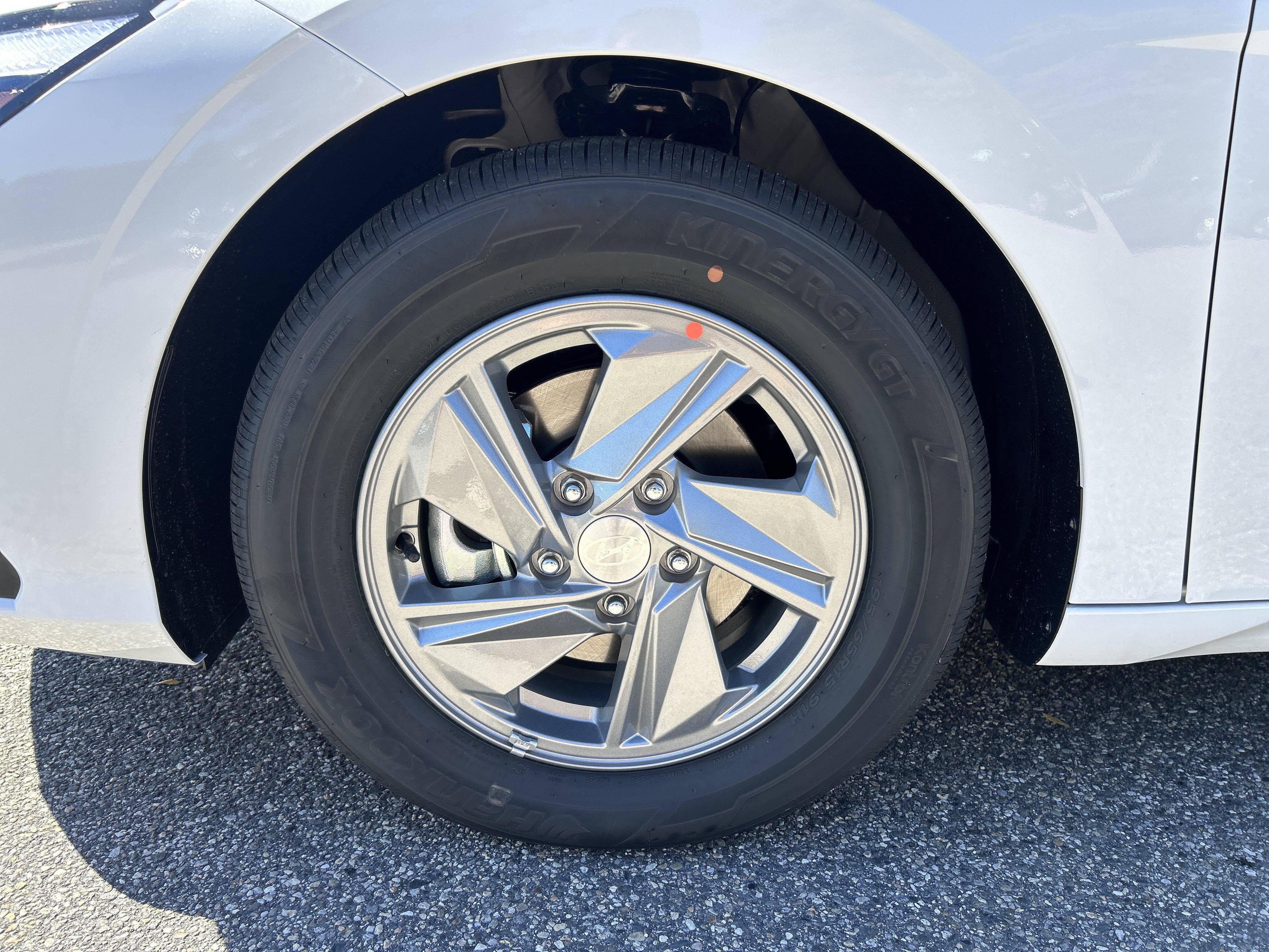 New 2026 Hyundai Elantra SE FWD image 38