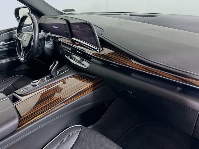 Used 2023 Cadillac Escalade ESV Premium Luxury image 32