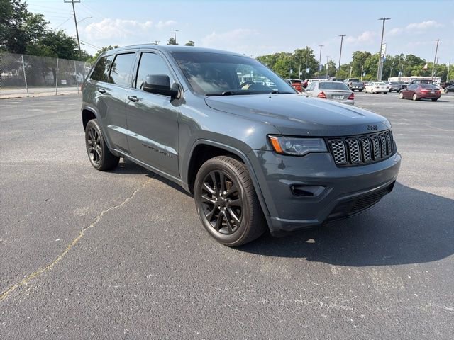 Used 2018 Jeep Grand Cherokee Altitude image 5