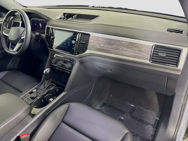 Used 2023 Volkswagen Atlas Cross Sport SE w/ Black Wheel Package image 30