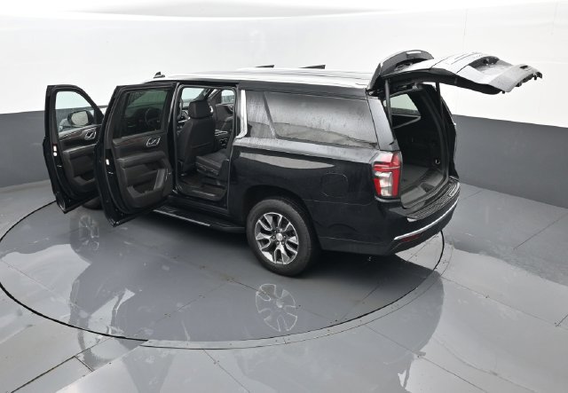 Used 2023 Chevrolet Suburban LT AWD/4WD image 28