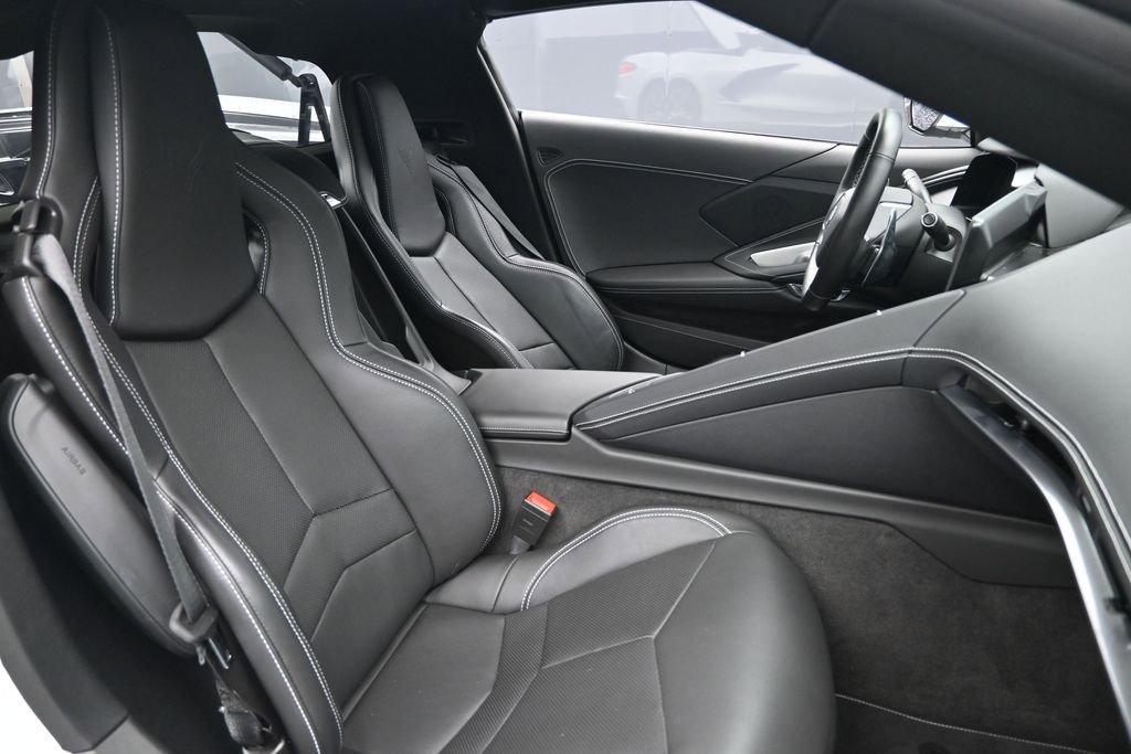 Used 2022 Chevrolet Corvette Stingray Coupe w/ 1LT RWD image 26