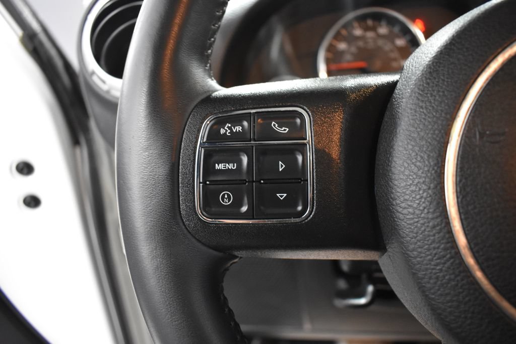 Used 2015 Jeep Wrangler Sahara w/ Connectivity Group AWD/4WD image 19