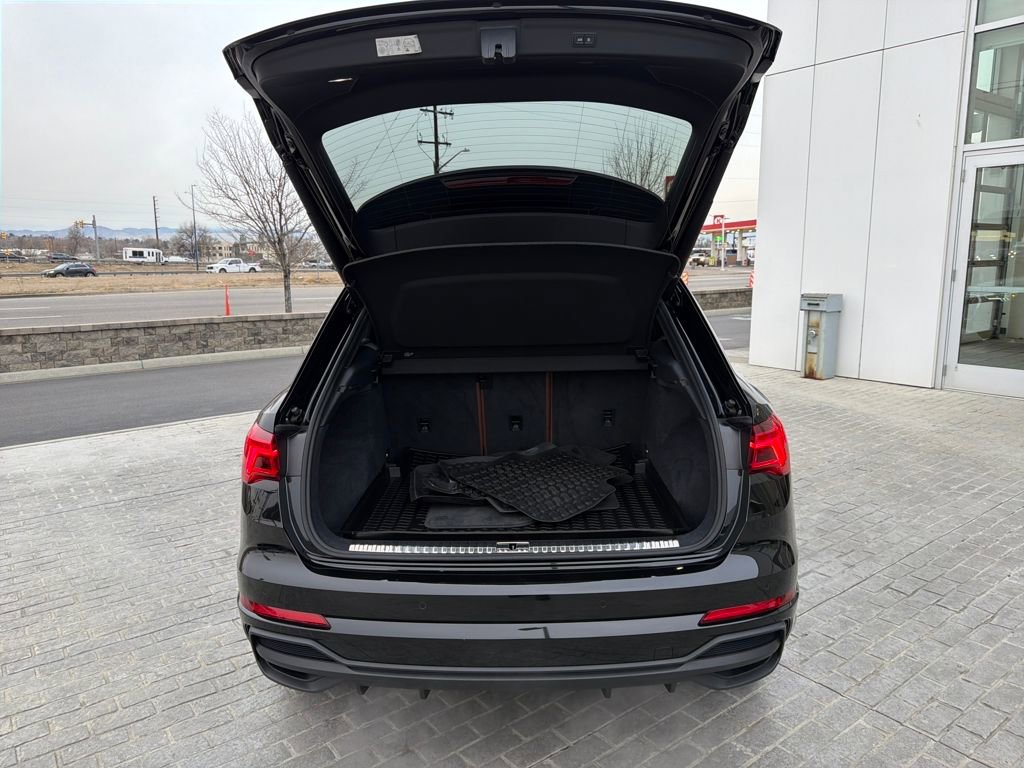 Used 2024 Audi Q3 2.0T Premium w/ Convenience Package image 22