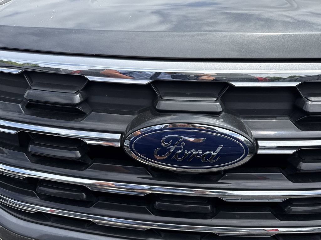 Used 2025 Ford Explorer Active w/ Active Comfort Package AWD/4WD image 4