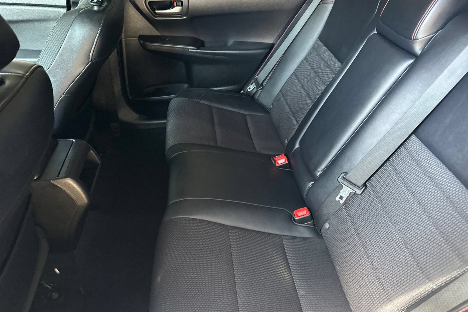 Used 2017 Toyota Camry SE FWD image 12