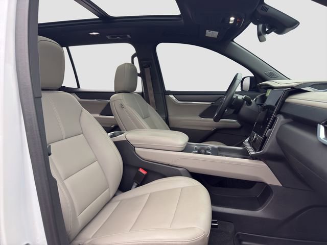 Used 2024 GMC Acadia Elevation w/ Luxury Package image 17