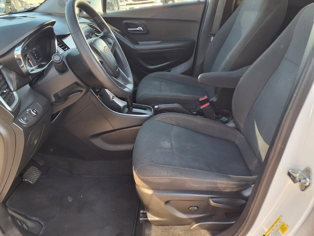 Used 2020 Chevrolet Trax LS w/ Tint and Cruise Package image 8