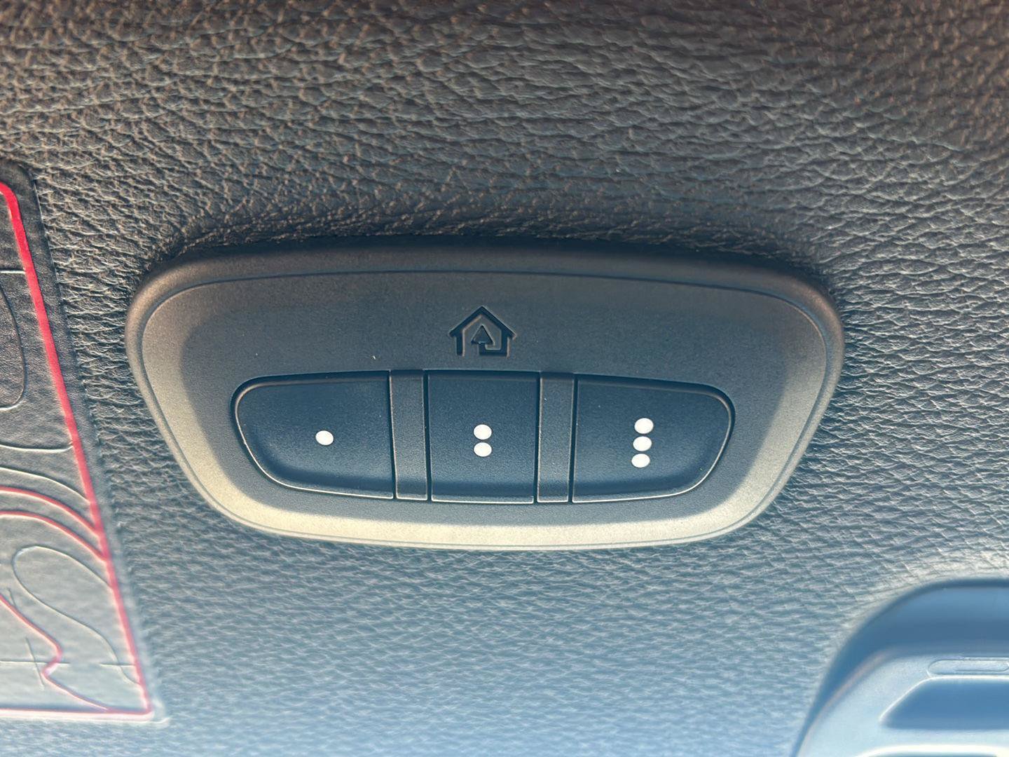 Used 2018 Jeep Wrangler Rubicon AWD/4WD image 17