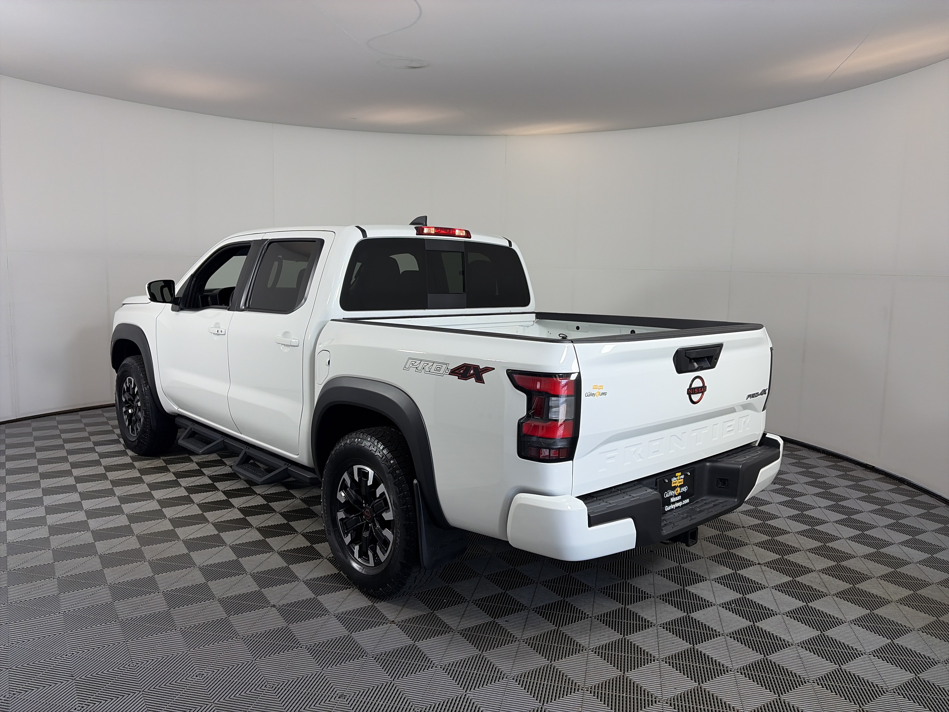 Certified 2023 Nissan Frontier PRO-4X w/ Tow Package AWD/4WD image 8