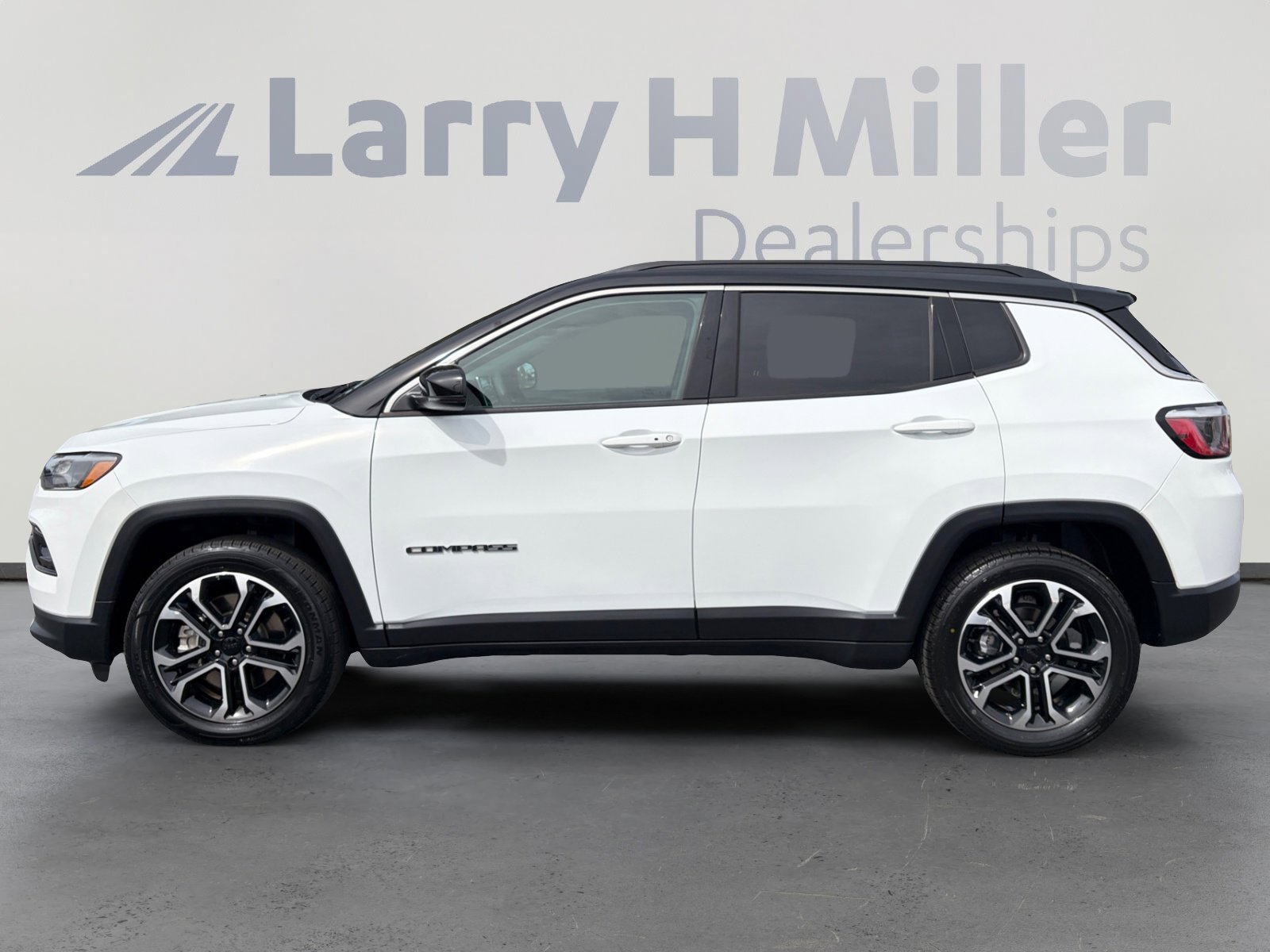 Used 2024 Jeep Compass Limited image 2