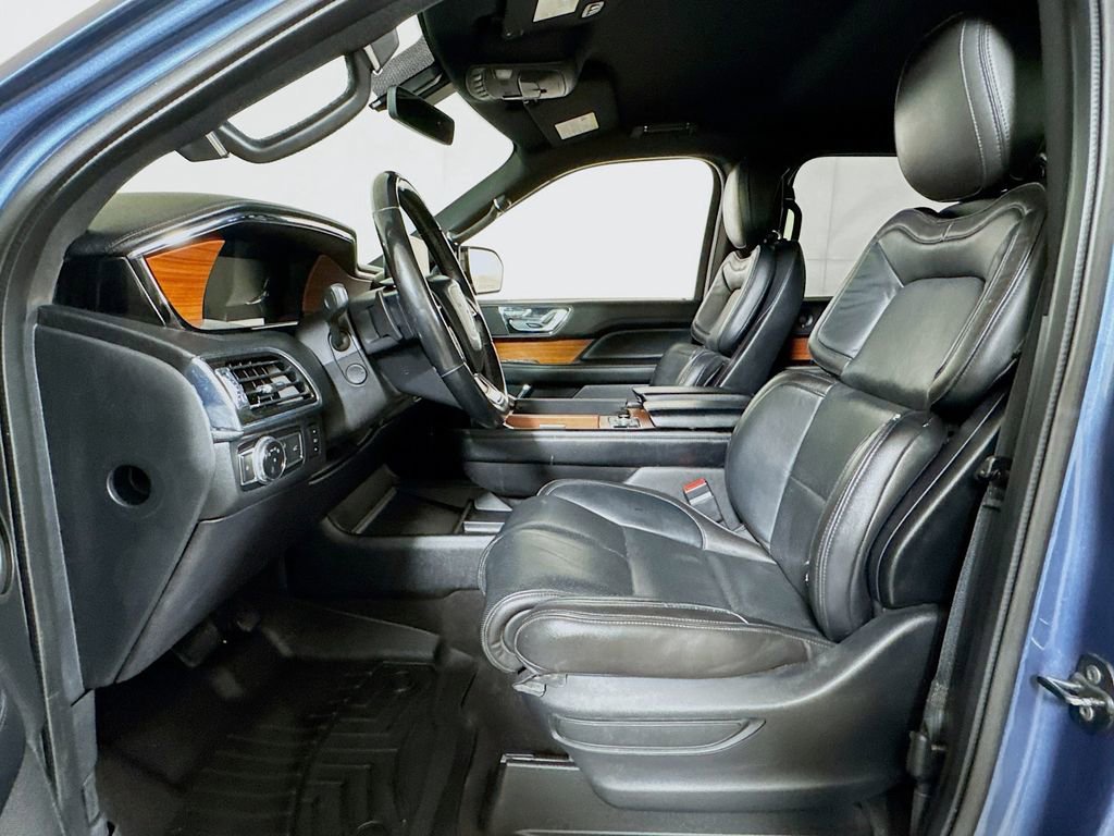 Used 2018 Lincoln Navigator Premiere RWD image 20