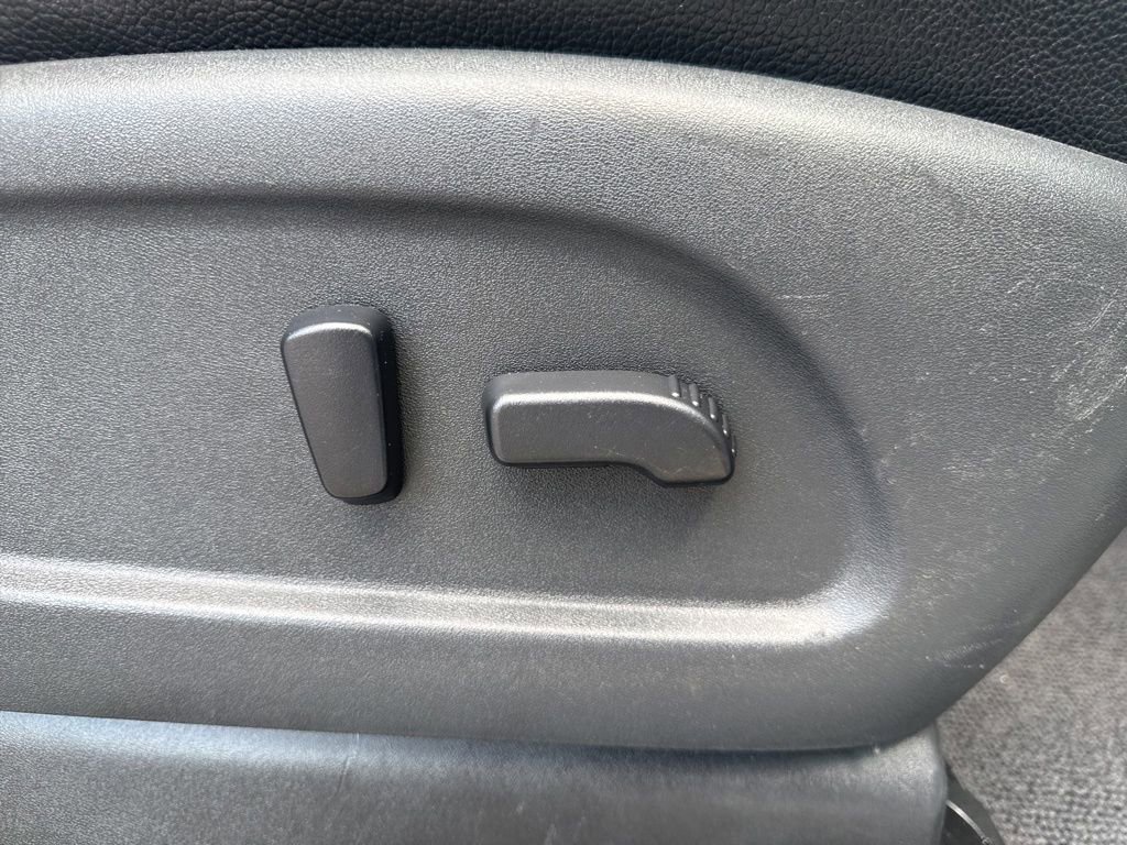 Used 2018 Nissan Titan PRO-4X w/ Pro-4x Convenience Package image 35